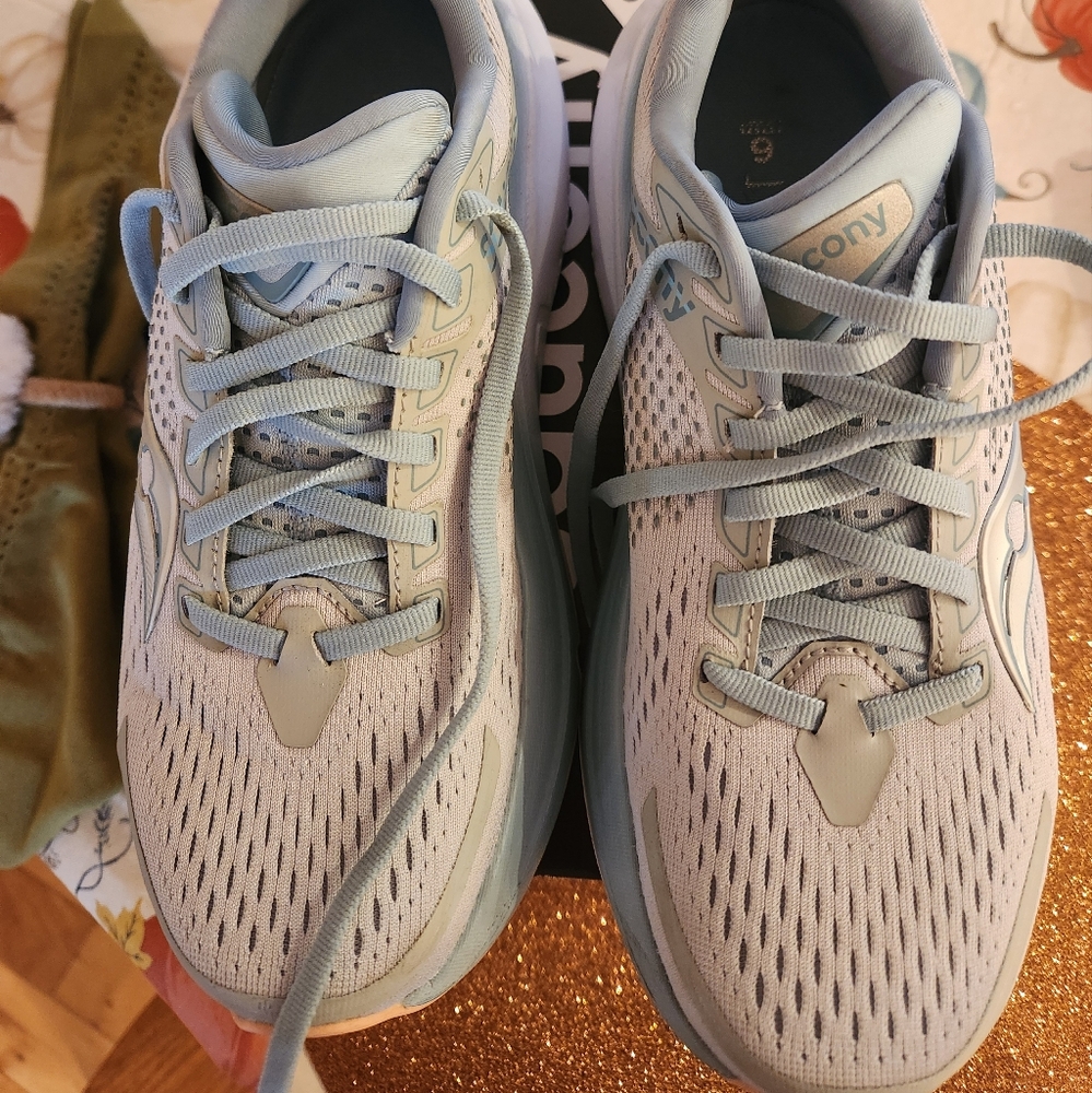 Saucony Guide 17 PWRRUN only worn once size 7